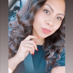 Meet your Posher, Evelyn